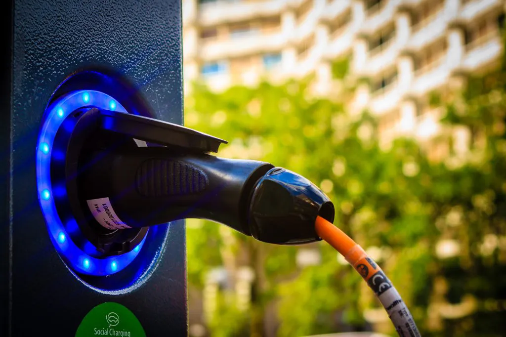 The municipality of Leiden wants to stimulate the use of electric transport through an extensive network of charging infrastructure. Over Morgen has performed an evaluation of the current policy approach for the installation of public charging infrastructure.